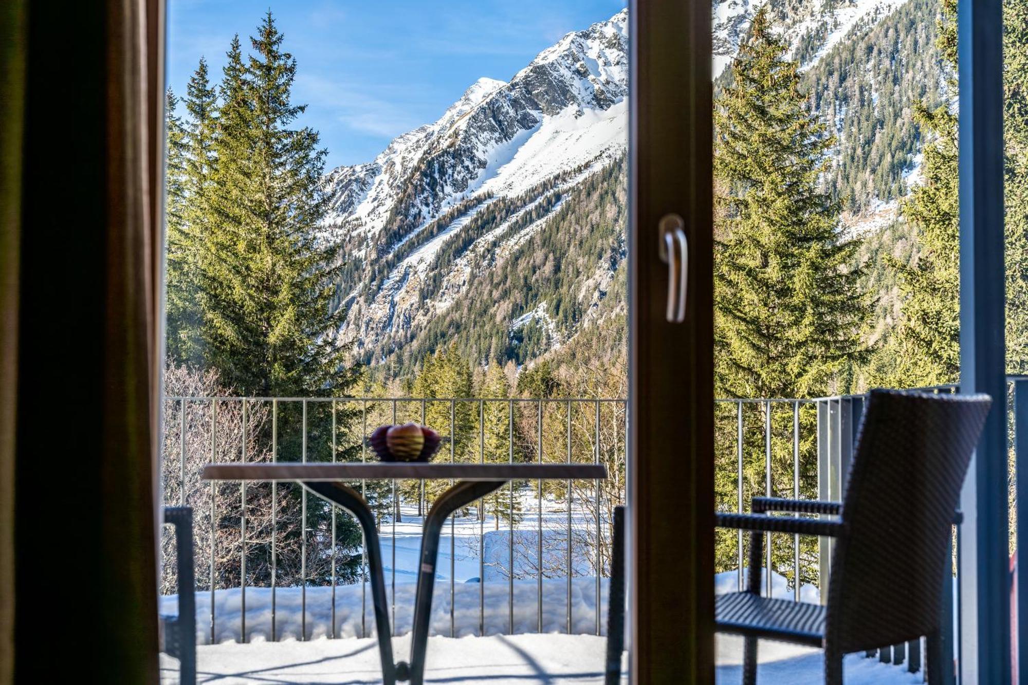 Hotel Restaurant Seehaus Mountain Lake Resort San Giuseppe in Anterselva Exterior photo