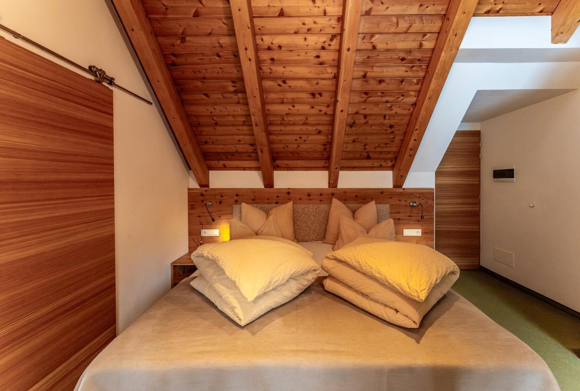 Hotel Restaurant Seehaus Mountain Lake Resort San Giuseppe in Anterselva Exterior photo